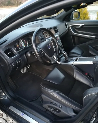 Volvo V60 cena 78900 przebieg: 117300, rok produkcji 2015 z Warszawa małe 529